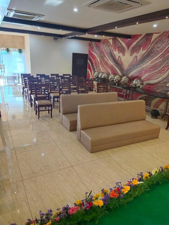 Kvr Capitol Suites Виджаявада Экстерьер фото
