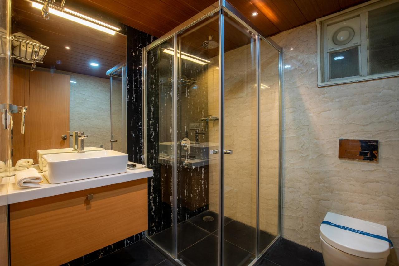 Kvr Capitol Suites Виджаявада Экстерьер фото